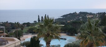 Cap Esterel Pierre et Vacances / MAGNIFICENT SEA VIEW