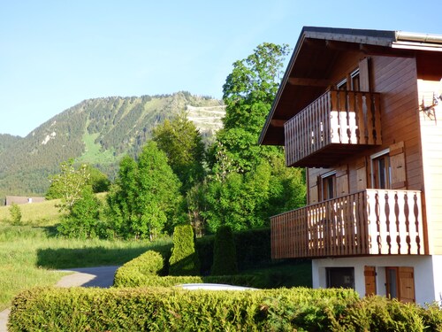 Beau chalet pour 8 personnes, 4 chambres, 3 salles de bains et de belles vues