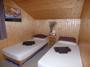 4 habitaciones, tabla de planchar con plancha y wifi 