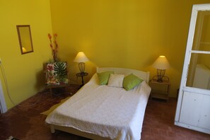 4 多间卧室、熨斗/熨衣板、免费 WiFi、床单