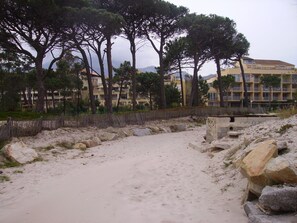 Property grounds - Apartment with the feet in the water, all the stores (Calvi)