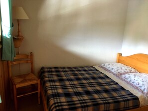 2 Schlafzimmer, BĂŒgeleisen/BĂŒgelbrett, kostenloses WLAN