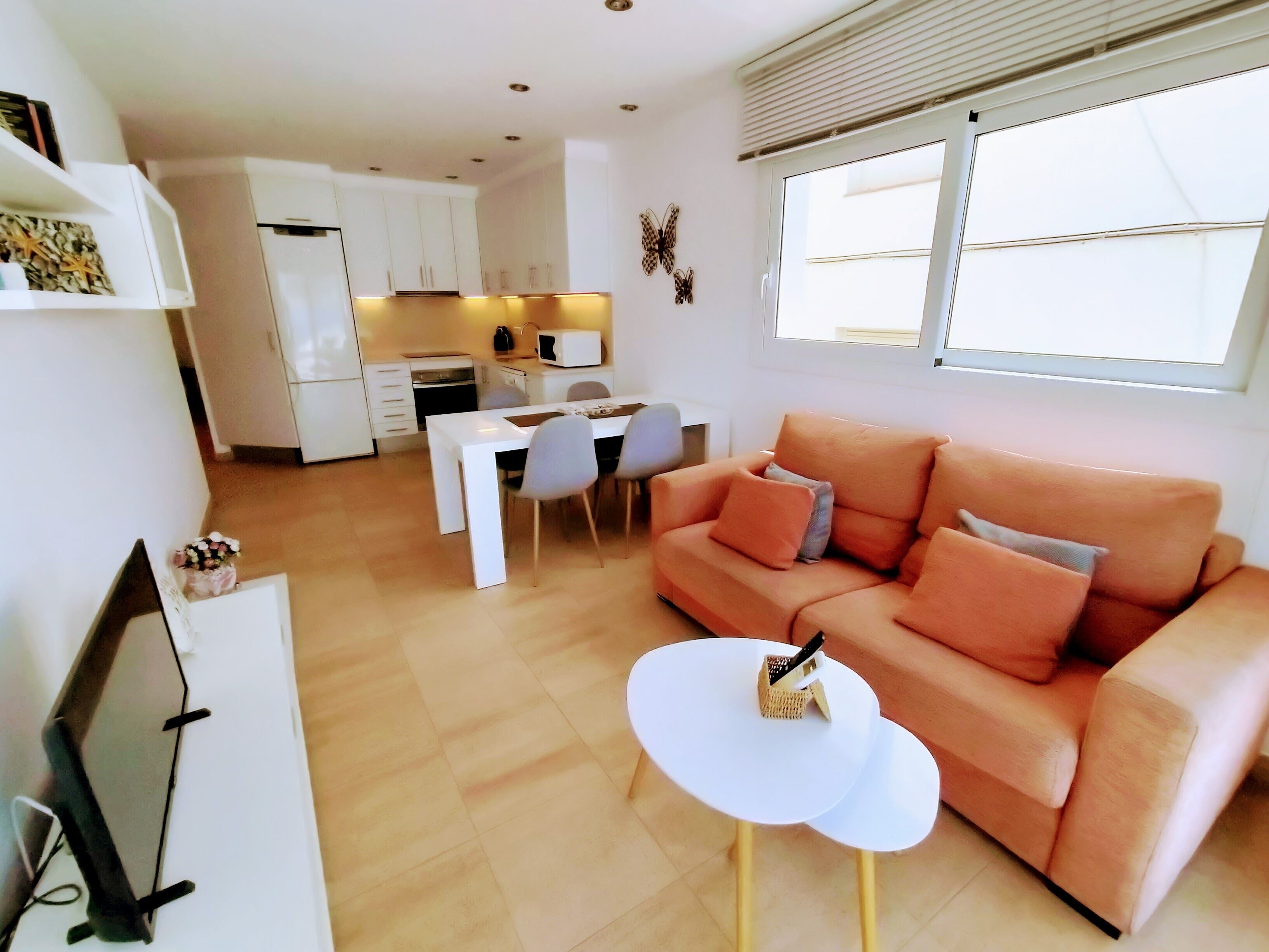 Apartment in the first sea line. Ideal for families.