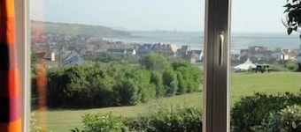 House with enclosed garden and terrace, magnificent sea view