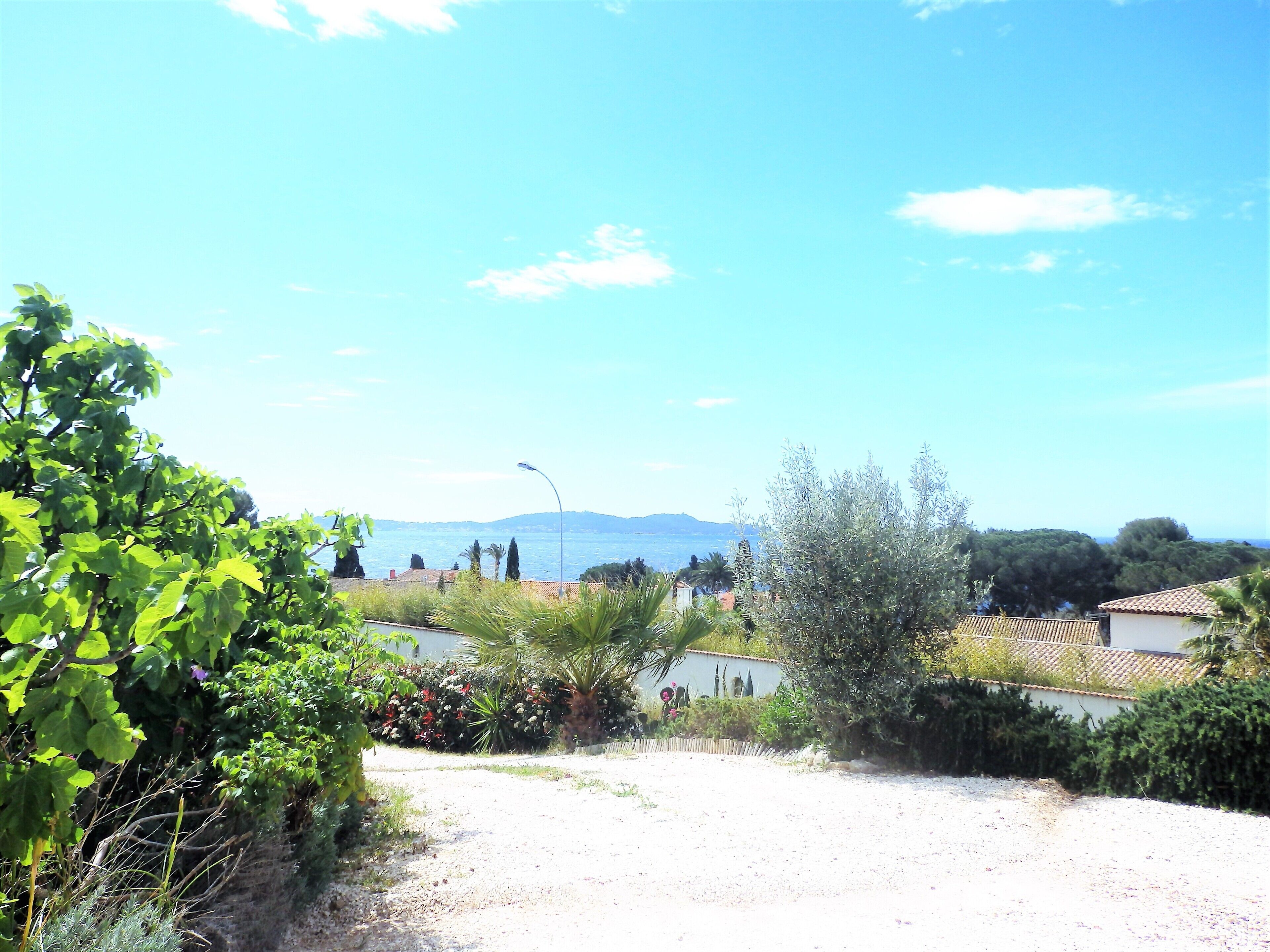 Bottom sea view villa