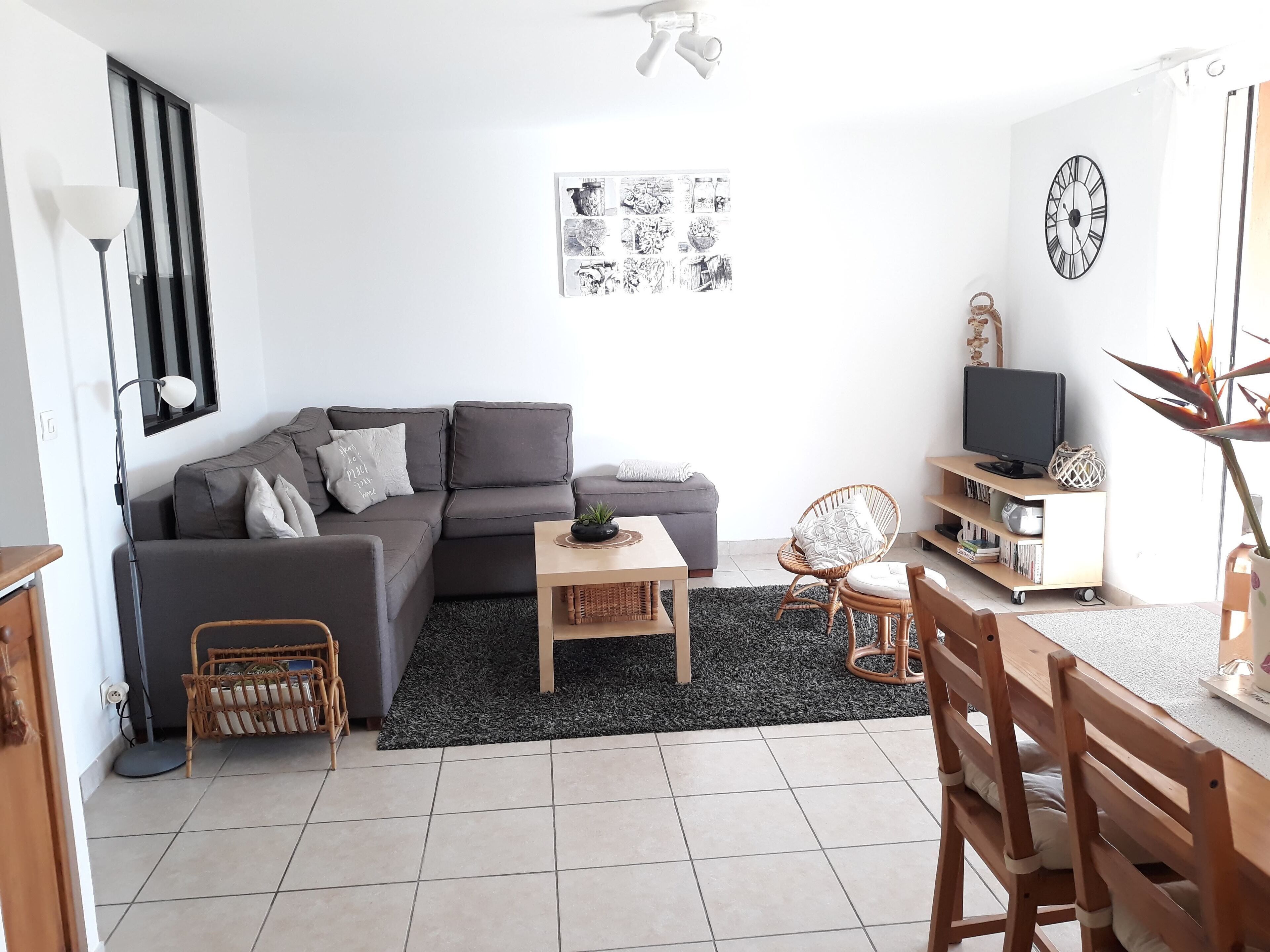 Bottom sea view villa