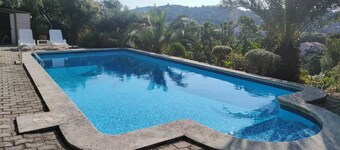 Studio with sea view in a villa with private pool, exclusively for clients