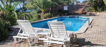 Studio with sea view in a villa with private pool, exclusively for clients