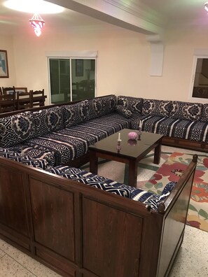 Interior - Family friendly villa with sea views, just 10 min walk to the beach (Ksar Sghir)