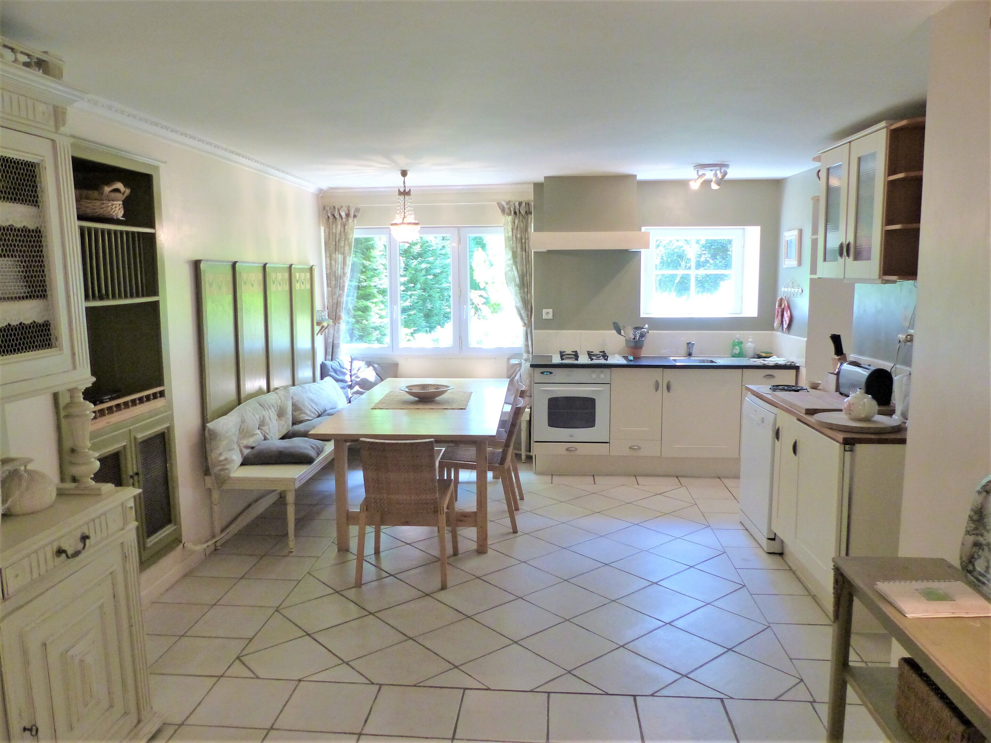 Refrigerador, microondas, horno, placa de cocina