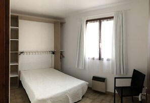 3 Schlafzimmer, Bügeleisen/Bügelbrett, Reisekinderbett, kostenloses WLAN