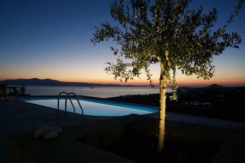 Naxos Aigli Villas Junior & Master...dream blue..think light...