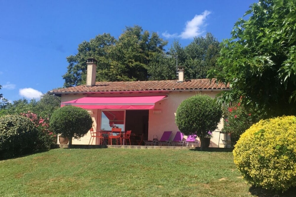 Gite 'Au Bouzigues' Monlaur Bernet - a place of serenity to discover