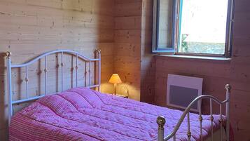 4 chambres, fer et planche Ă repasser, draps fournis