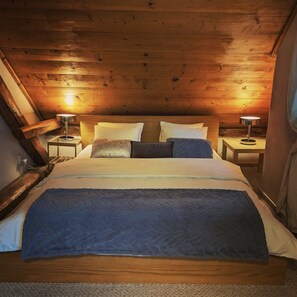 4 slaapkamers, een bureau, een strijkplank/strijkijzer, gratis wifi