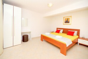 1 Schlafzimmer, Zimmersafe, Bügeleisen/Bügelbrett, WLAN