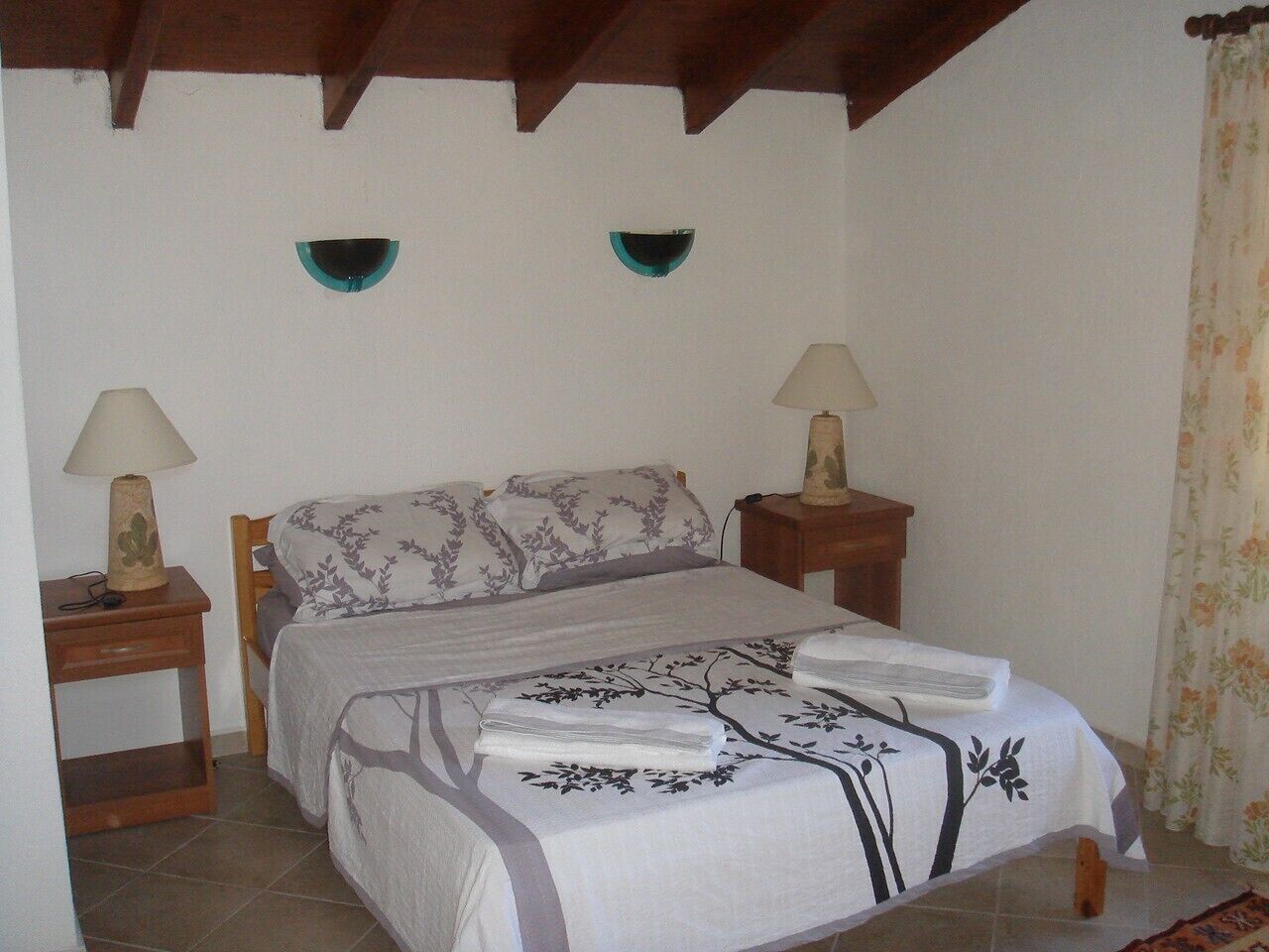 Ilkim Ev - Sample life in a traditional but modernised simple Turkish cottage