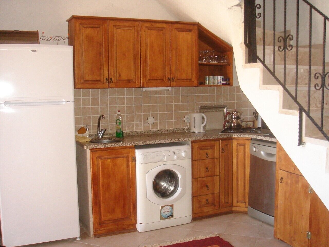 Ilkim Ev - Sample life in a traditional but modernised simple Turkish cottage