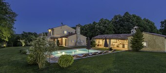 Peaceful,relaxing Villa with pool sorrounded with lime trees,plants and forest