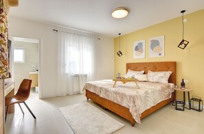 4 chambres, fer et planche à repasser, Wi-Fi, draps fournis