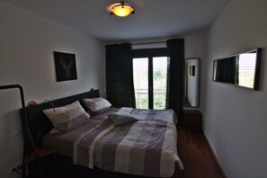 1 bedroom, in-room safe, iron/ironing board, free WiFi