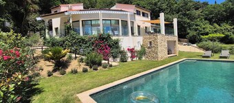 South facing Villa with Panoramic Sea View, POOL, AC, Quiet 