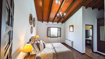 2 chambres, fer et planche Ă repasser, Wi-Fi, draps fournis