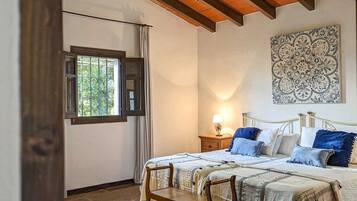 2 slaapkamers, een strijkplank/strijkijzer, wifi, beddengoed