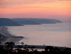 Beach nearby - Apartment in villa in quiet and safe area, North Canyon area, near beaches. (Nazaré)