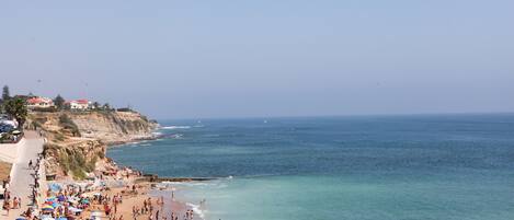 Una spiaggia nelle vicinanze