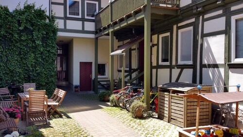 Gemütliche 4-Sterne Ferienwohnung mit Himmelbett. Zentral und trotzdem ruhig.