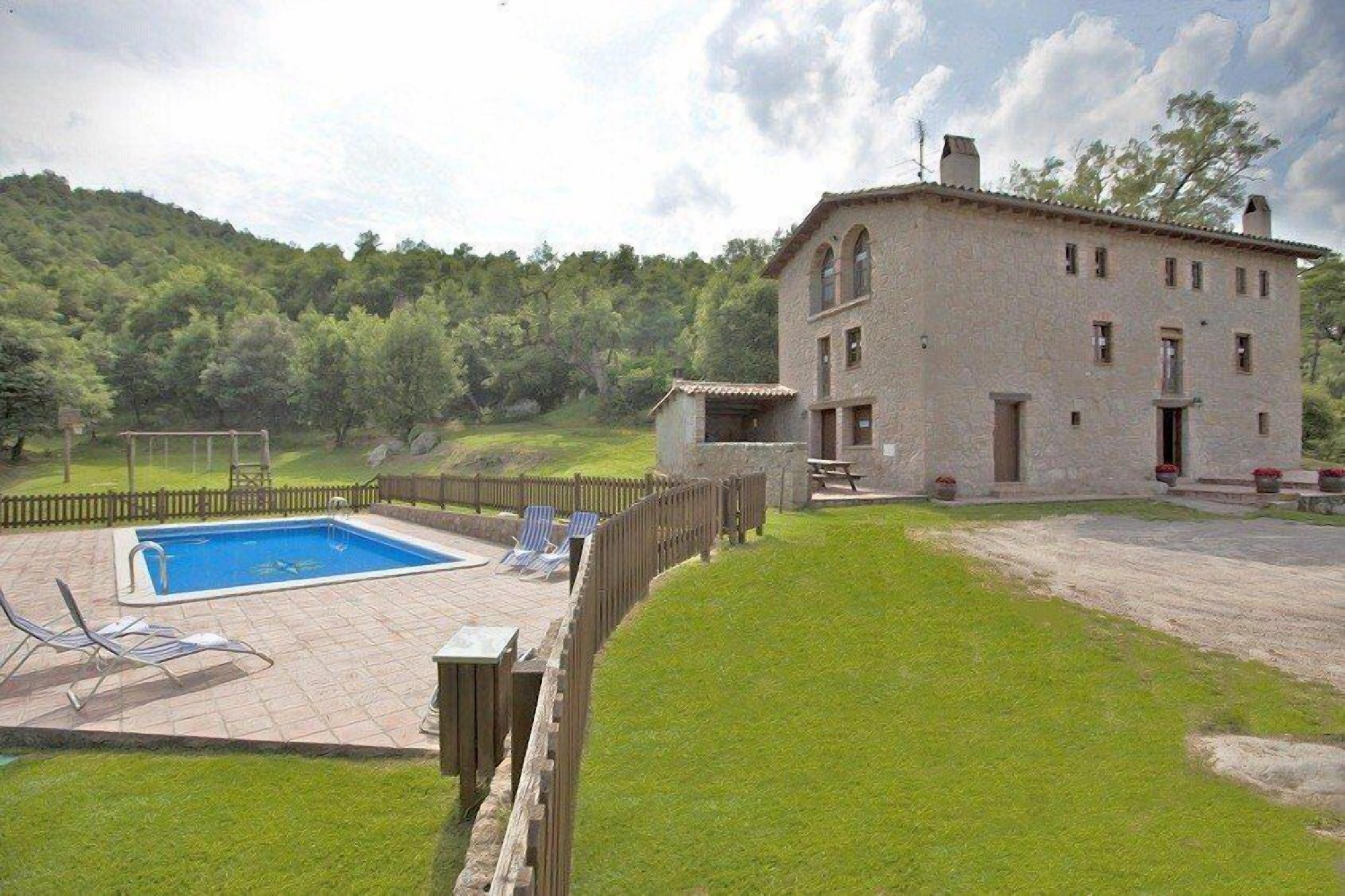 Casa Basque - Outdoor Pool + Indoor Pool, Spa, Sauna, Large Garden, BBQ