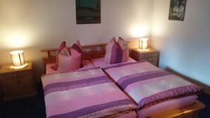 1 bedroom, desk, soundproofing, iron/ironing board - Cozy apartment on the legendary Loreley (Bornich)