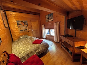 4 chambres, bureau, fer et planche à repasser, accès au Wi-Fi (inclus)