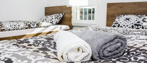 2 soverom, lydisolert, strykejern/-brett og wi-fi (inkludert)