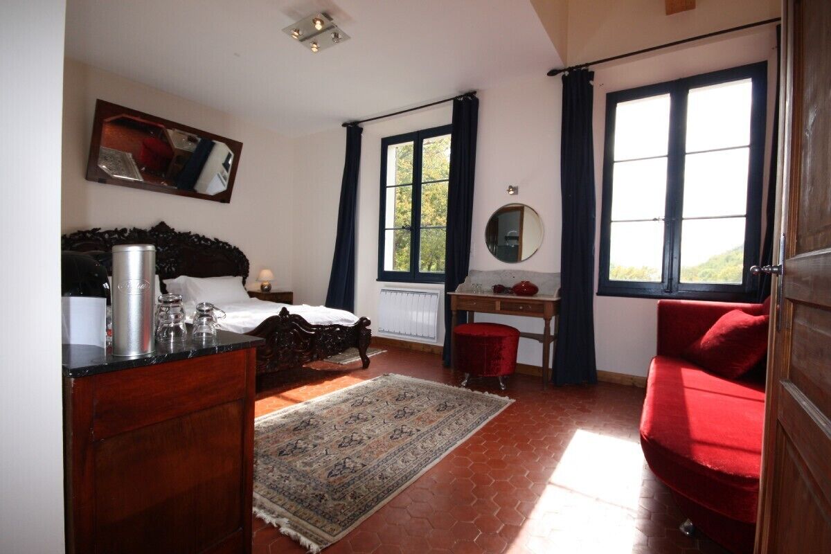 Luxury Riverside Mansion 40 mins from Nice Cote 'dAzur Airport
