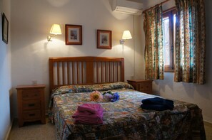 5 chambres, fer et planche à repasser, accès Internet, draps fournis