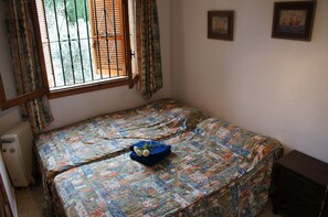 5 chambres, fer et planche à repasser, accès Internet, draps fournis