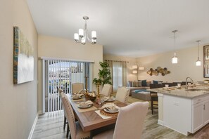Townhome, 4 Bedrooms | In-room dining