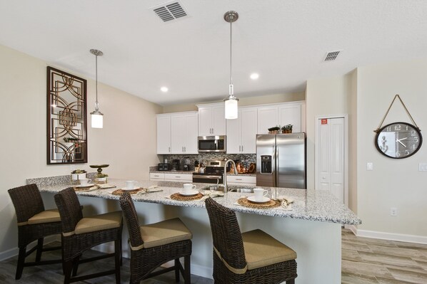 Townhome, 4 Bedrooms | Private kitchen