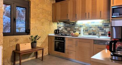 ArchonVilla - Escape to Tranquility in Affordable Luxury