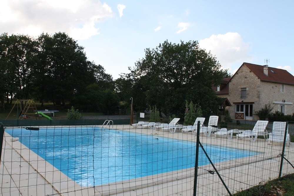 country holiday home - Azerat Thenon