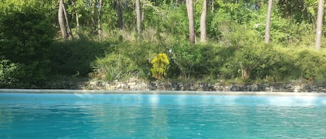 Piscine extérieure, piscine chauffée