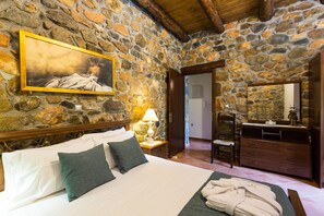 2 slaapkamers, reisbedje, gratis wifi, beddengoed