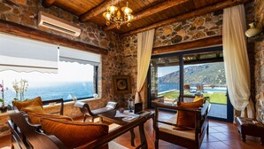 Unclassified image, 5 of 42, button - Spacious Villa in unspoilt nature directly by the sea - a paradise (Kissamos/Chania)