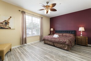 Condo, 4 Bedrooms | 4 bedrooms, free WiFi, bed sheets - Very Spacious Vacation Apartment with balcony (Orlando)