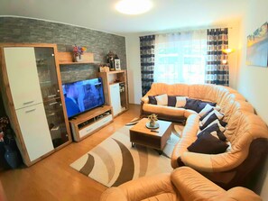 Smart TV, table tennis, music library