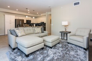 Apartment, 2 Schlafzimmer | Wohnbereich | Flachbildfernseher, DVD-Player