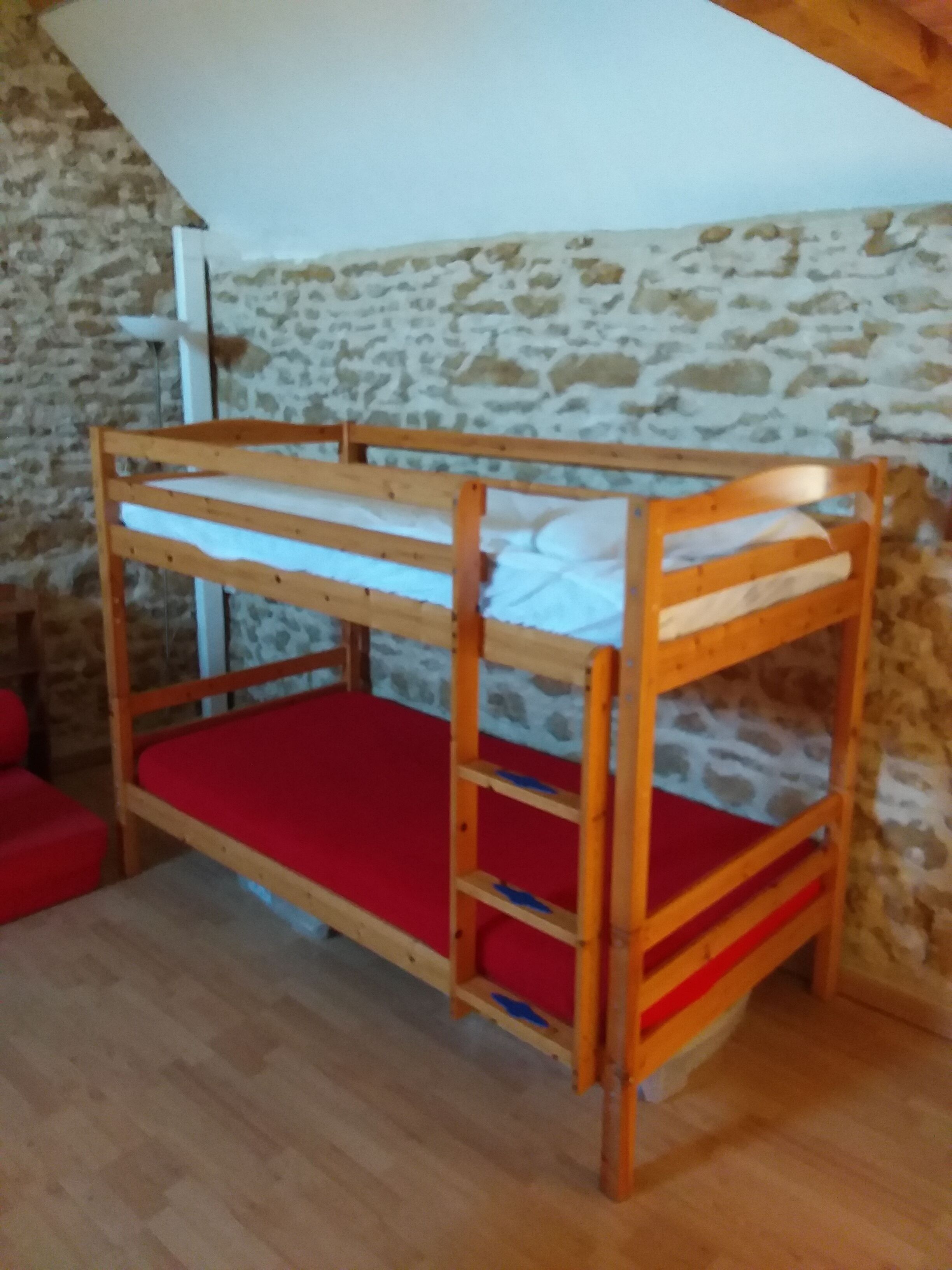 Charming fully equipped rural gite with shared heated summer pool (WiFi ext)