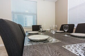 Condo, 2 phòng ngủ | 2 phòng ngủ, bàn ủi/dụng cụ ủi quần áo 